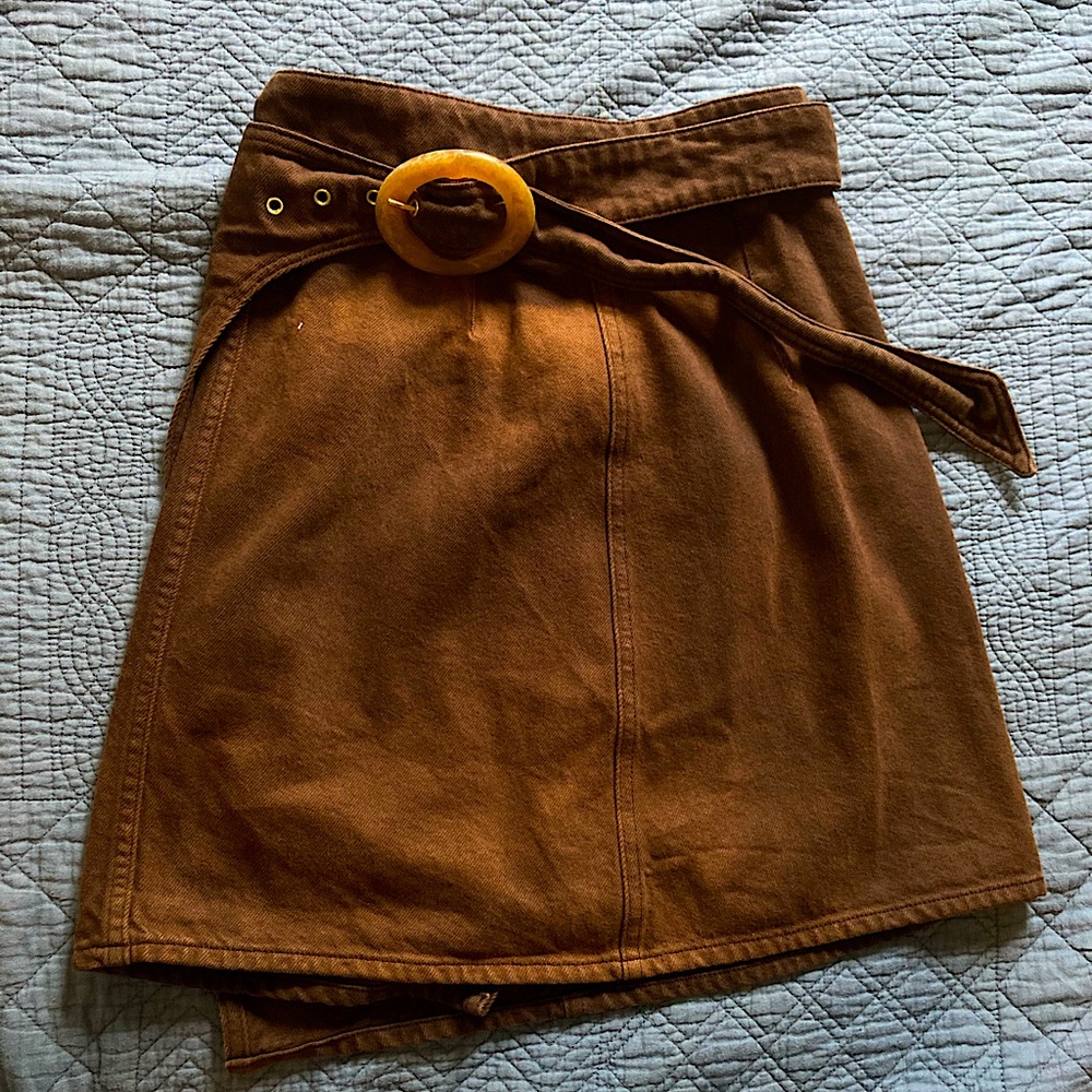 Jean mini skirt with belt buckle